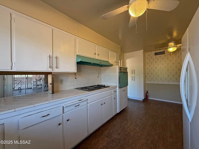 9745 N Calle Loma Linda, Oro Valley, AZ 85737