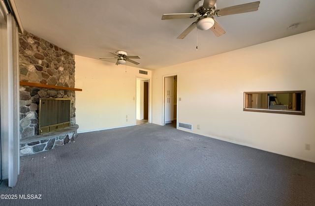 9745 N Calle Loma Linda, Oro Valley, AZ 85737