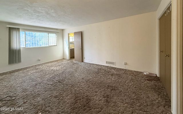 9745 N Calle Loma Linda, Oro Valley, AZ 85737