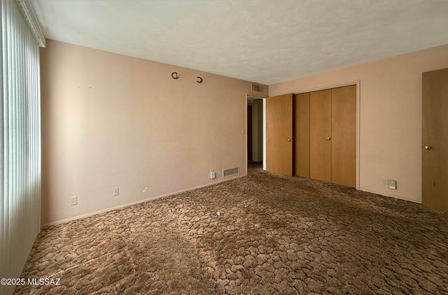 9745 N Calle Loma Linda, Oro Valley, AZ 85737