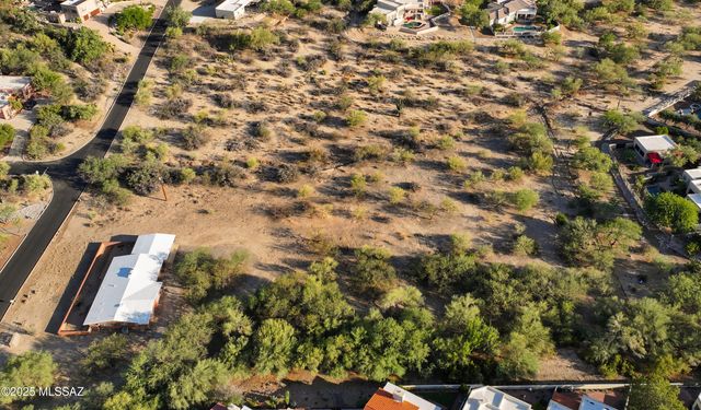 9745 N Calle Loma Linda, Oro Valley, AZ 85737