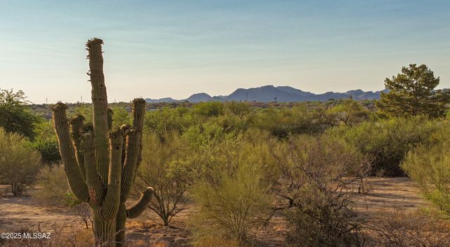 9745 N Calle Loma Linda, Oro Valley, AZ 85737