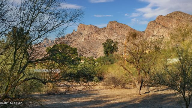 9745 N Calle Loma Linda, Oro Valley, AZ 85737
