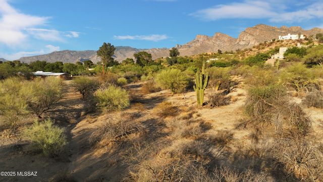 9745 N Calle Loma Linda, Oro Valley, AZ 85737