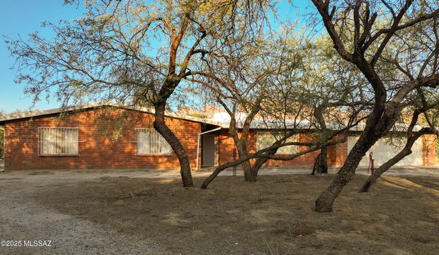 9745 N Calle Loma Linda, Oro Valley, AZ 85737