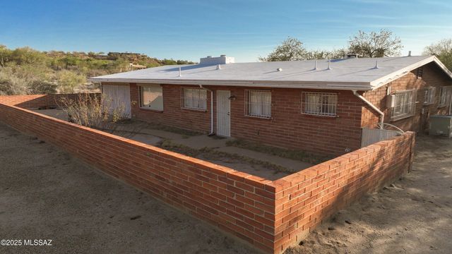 9745 N Calle Loma Linda, Oro Valley, AZ 85737