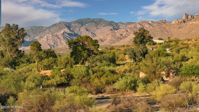 9745 N Calle Loma Linda, Oro Valley, AZ 85737