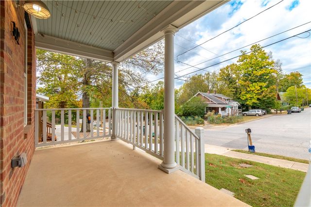302 S College Avenue, Fayetteville, AR 72701