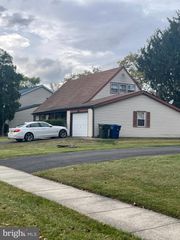 57 GRAMERCY LN, Willingboro, NJ 08046