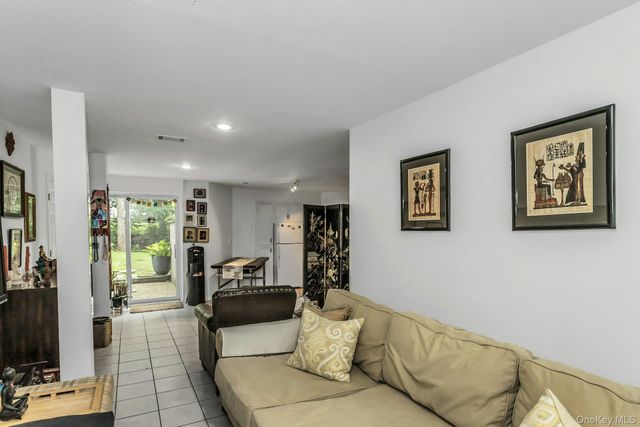 104 B Squiretown Road, Hampton Bays, NY 11946
