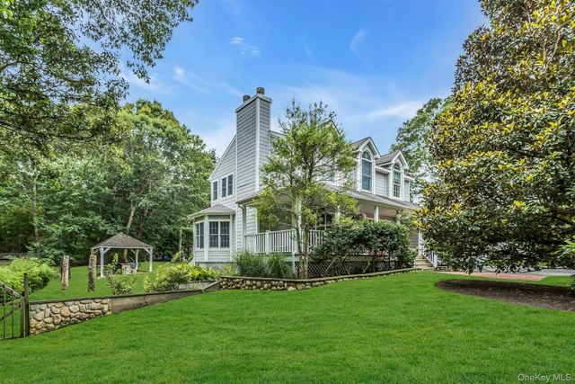 104 B Squiretown Road, Hampton Bays, NY 11946