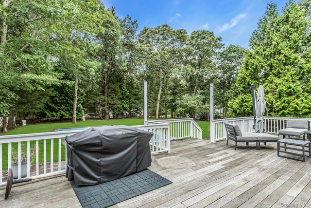 104 B Squiretown Road, Hampton Bays, NY 11946