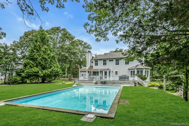 104 B Squiretown Road, Hampton Bays, NY 11946