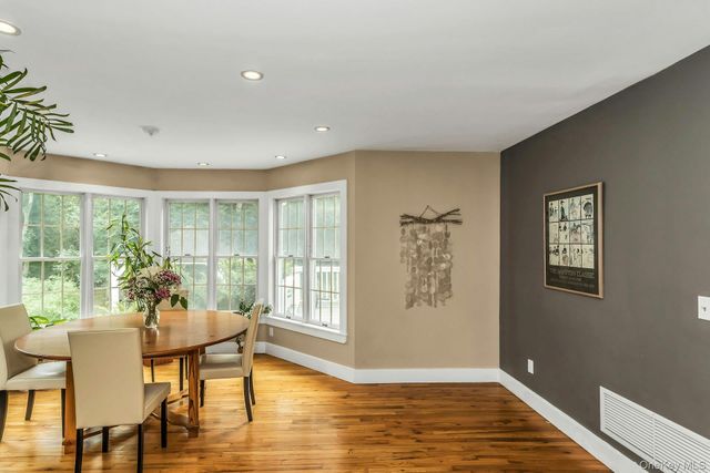 104 B Squiretown Road, Hampton Bays, NY 11946