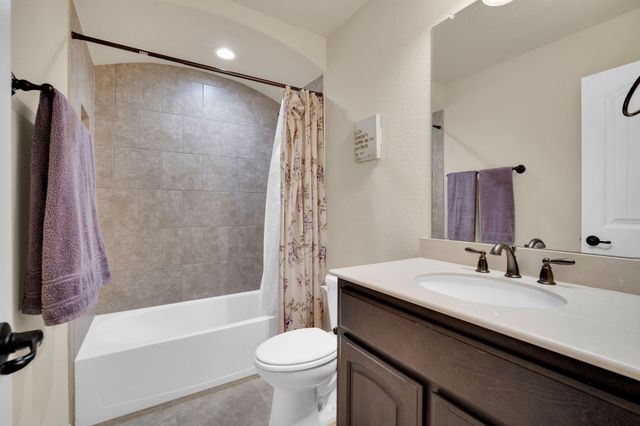 409 Brookdale Drive, Midlothian, TX 76065