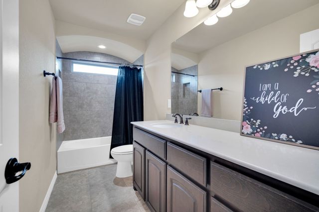 409 Brookdale Drive, Midlothian, TX 76065