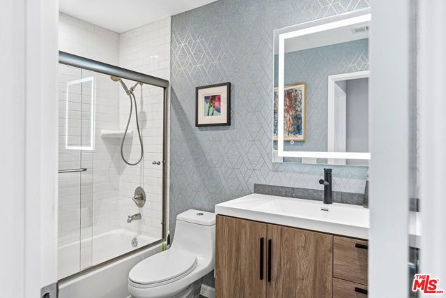 1450 E Racquet Club Road, Palm Springs, CA 92262