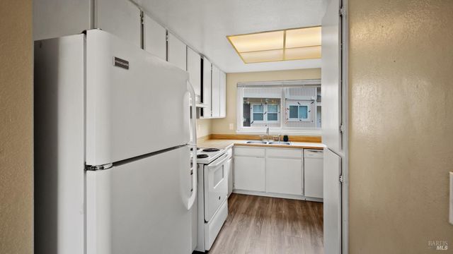 7103 Camino Colegio, Rohnert Park, CA 94928