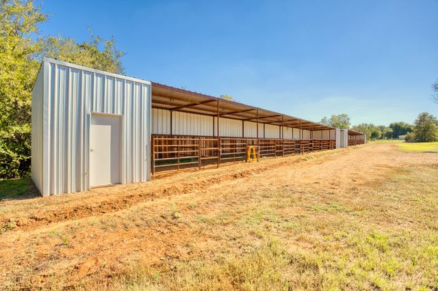 247 S Caddo Street, Lipan, TX 76462