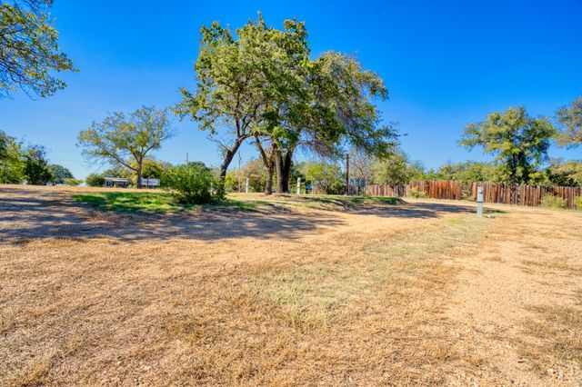 247 S Caddo Street, Lipan, TX 76462