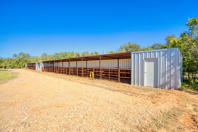 247 S Caddo Street, Lipan, TX 76462