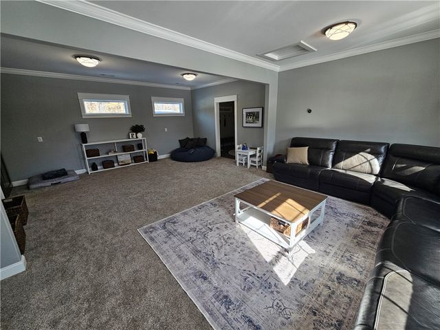 109 SE 11th Avenue, Gravette, AR 72736