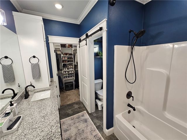 109 SE 11th Avenue, Gravette, AR 72736