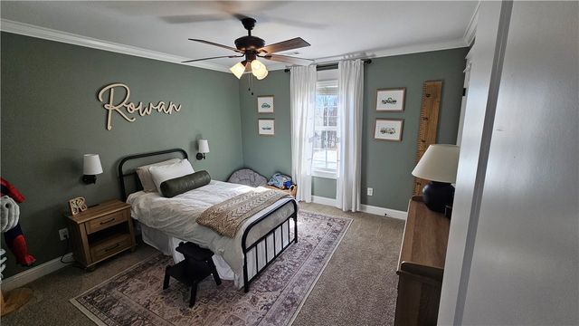 109 SE 11th Avenue, Gravette, AR 72736