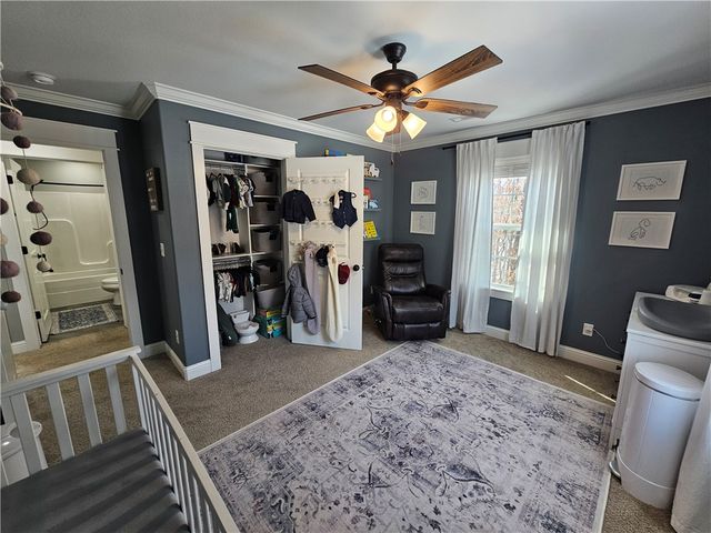 109 SE 11th Avenue, Gravette, AR 72736