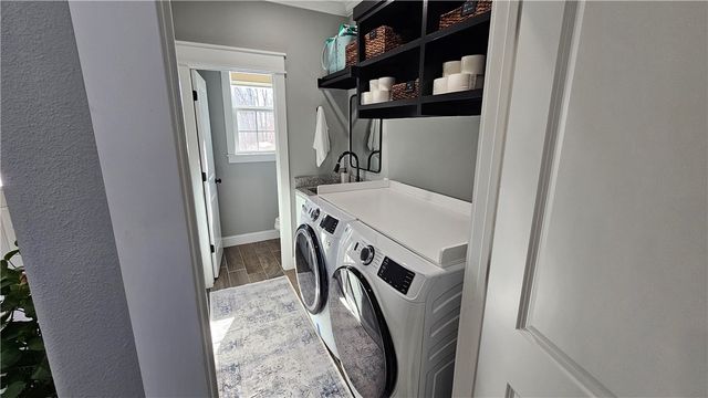 109 SE 11th Avenue, Gravette, AR 72736