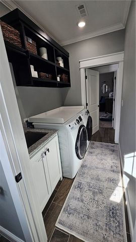 109 SE 11th Avenue, Gravette, AR 72736