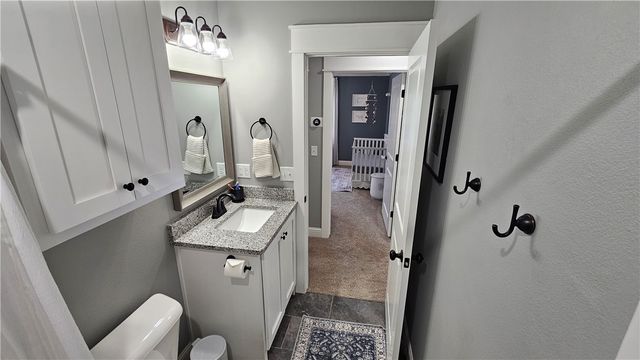 109 SE 11th Avenue, Gravette, AR 72736