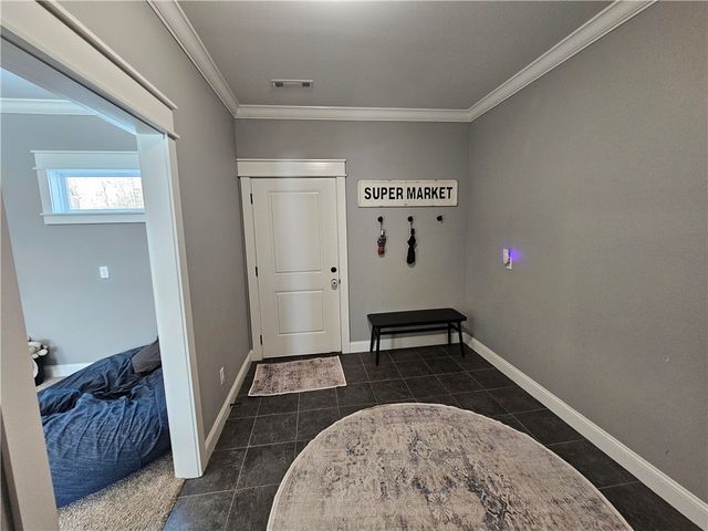 109 SE 11th Avenue, Gravette, AR 72736