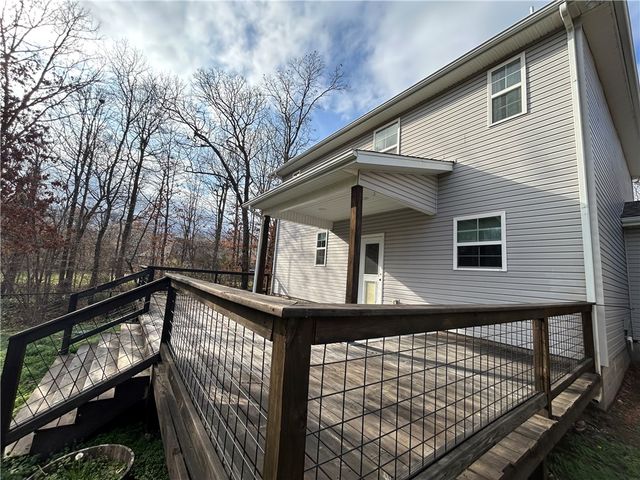 109 SE 11th Avenue, Gravette, AR 72736