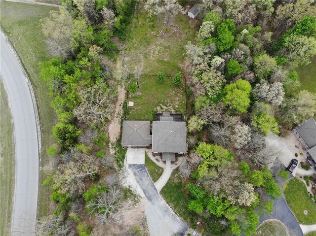 109 SE 11th Avenue, Gravette, AR 72736