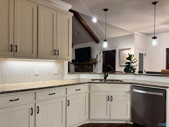 124 Kema Drive, Huntsville, AL 35811