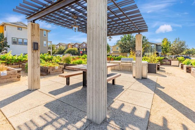 897 Tranquility Circle 12, Livermore, CA 94551