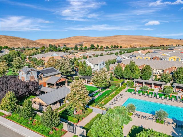 897 Tranquility Circle 12, Livermore, CA 94551