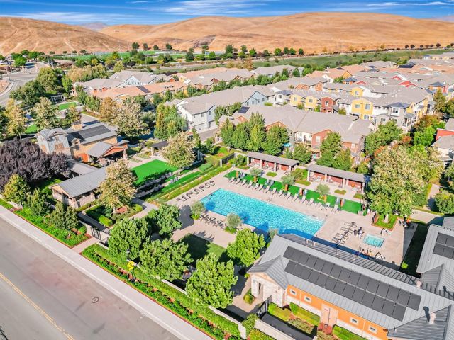 897 Tranquility Circle 12, Livermore, CA 94551