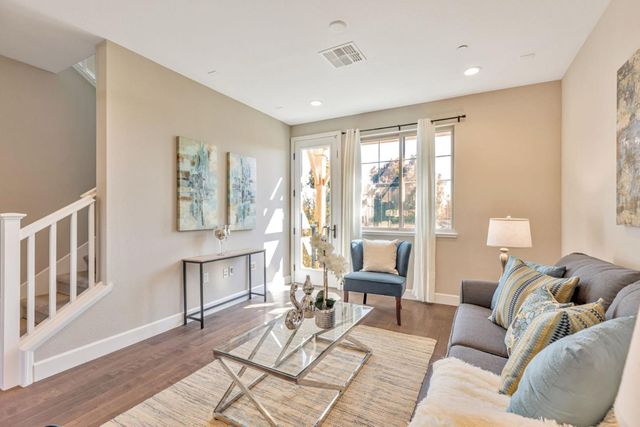 897 Tranquility Circle 12, Livermore, CA 94551