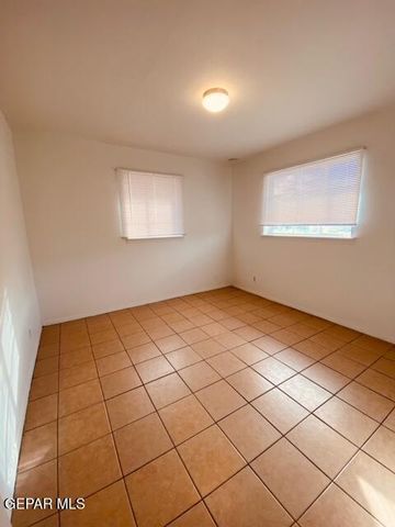 2808 HAWICK Road, El Paso, TX 79925