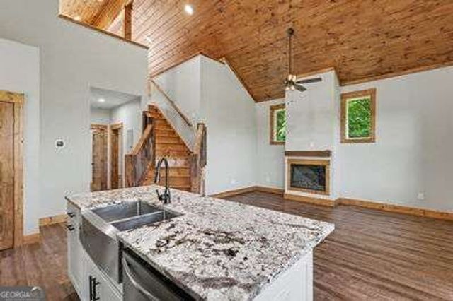 60 Oak Forest Circle, Hayesville, NC 28904