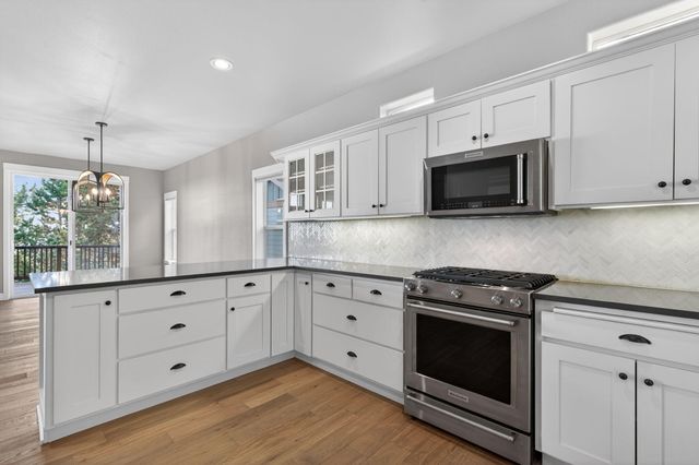 3122 NW Colonial Drive, Bend, OR 97703