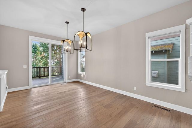 3122 NW Colonial Drive, Bend, OR 97703