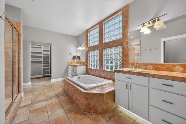 3122 NW Colonial Drive, Bend, OR 97703