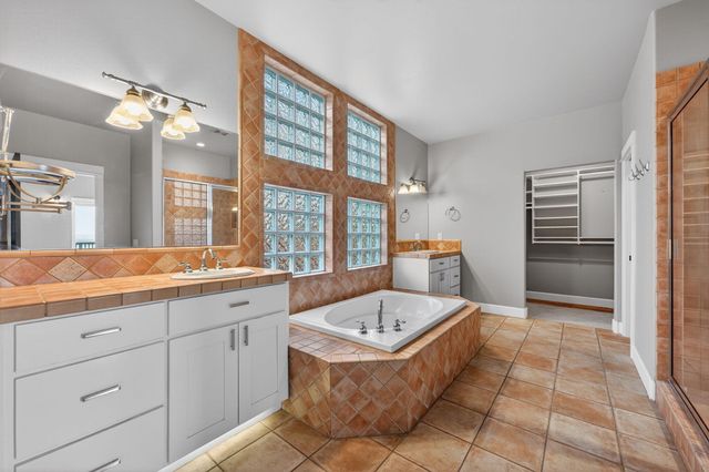 3122 NW Colonial Drive, Bend, OR 97703