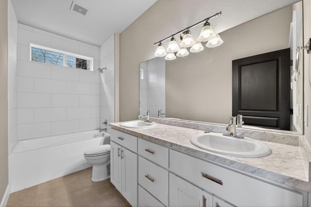 3122 NW Colonial Drive, Bend, OR 97703