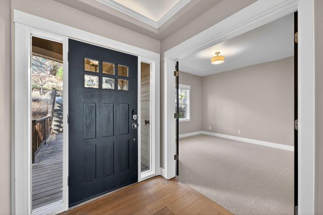 3122 NW Colonial Drive, Bend, OR 97703