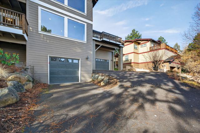 3122 NW Colonial Drive, Bend, OR 97703