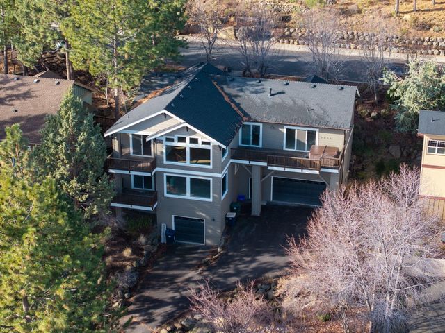 3122 NW Colonial Drive, Bend, OR 97703